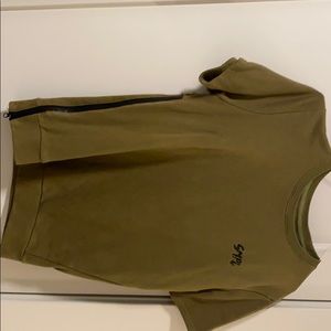 Green sweatshirt short sleeve